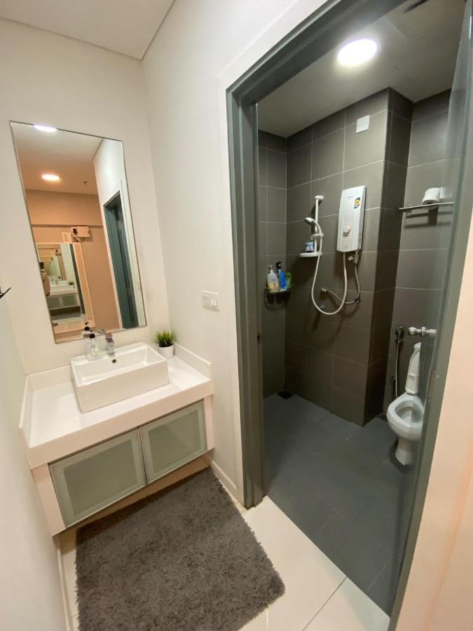 Summer Suites Klcc By Whollmark Kuala Lumpur Exterior photo