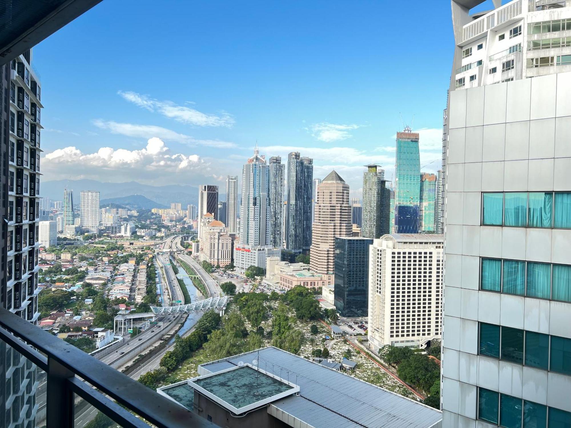 Summer Suites Klcc By Whollmark Kuala Lumpur Exterior photo